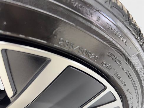 Used 2025 Jeep Wagoneer S Limited image 95