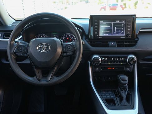 Used 2022 Toyota RAV4 XLE image 22