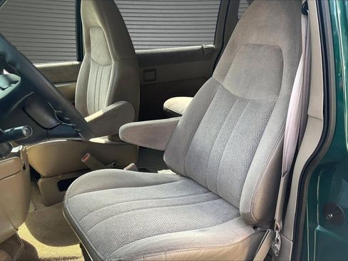Used 2000 Chevrolet Astro Passenger RWD image 18