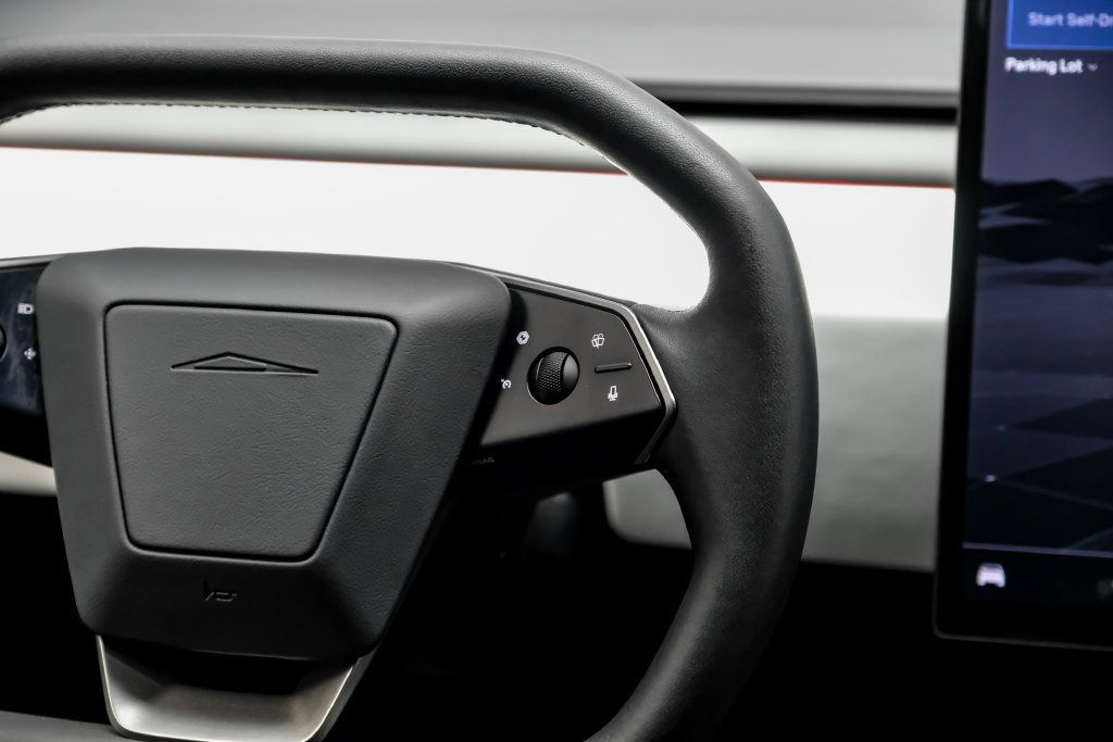 Used 2024 Tesla Cybertruck AWD Crew Cab image 19