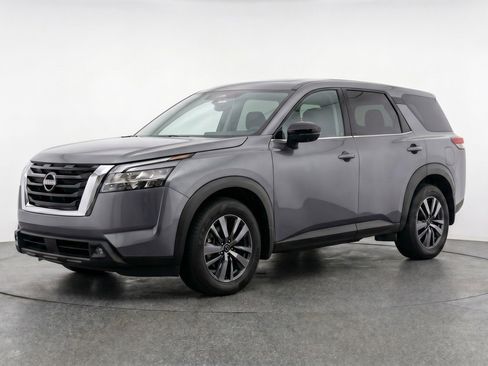 Used 2025 Nissan Pathfinder SV AWD/4WD image 3