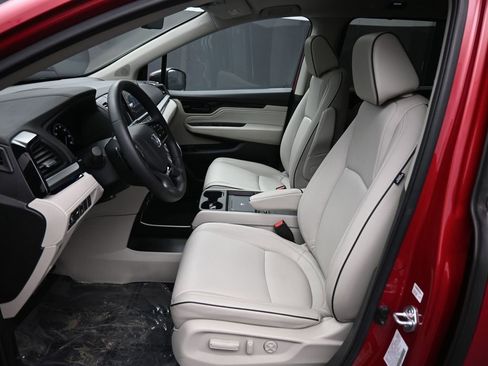 Certified 2025 Honda Odyssey Touring image 19