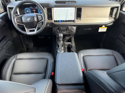 New 2025 Ford Bronco Outer Banks image 6