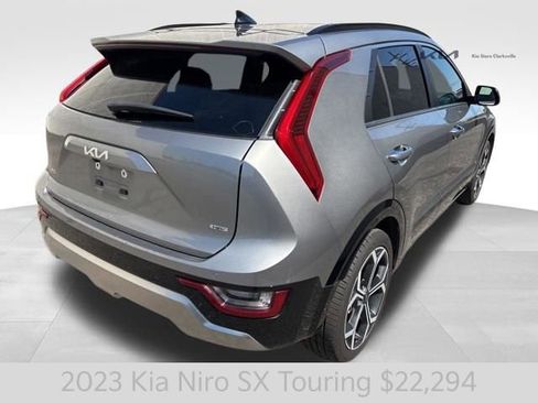 Certified 2023 Kia Niro SX Touring FWD image 8