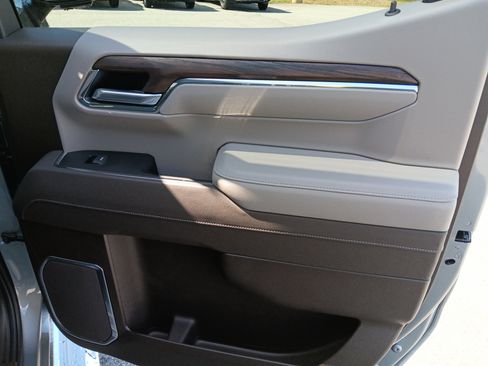 New 2026 GMC Sierra 1500 SLT w/ SLT Premium Package image 18