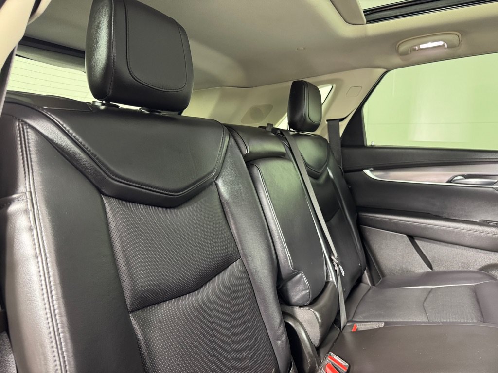 Used 2017 Cadillac XT5 Luxury w/ Driver Awareness Package AWD/4WD image 24