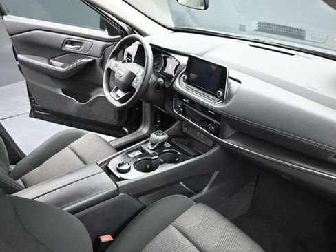 Used 2025 Nissan Rogue SV AWD/4WD image 33