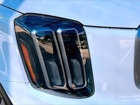 Used 2023 Kia Telluride LX FWD image 28