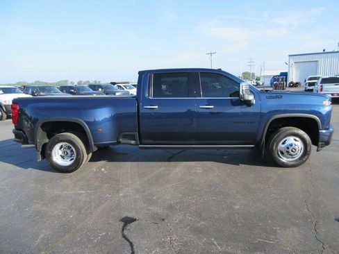 Certified 2023 Chevrolet Silverado 3500 High Country AWD/4WD image 5