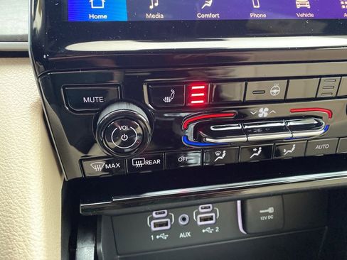 New 2025 Jeep Grand Cherokee L Limited image 30