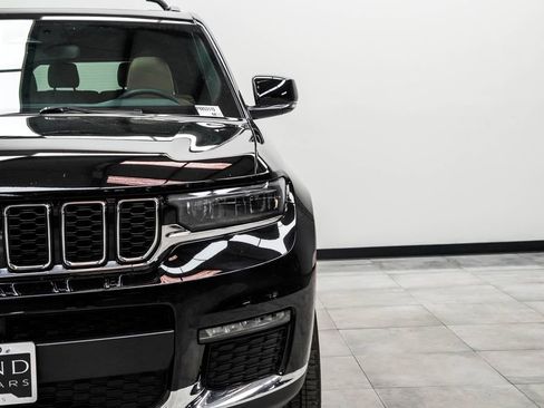 Used 2023 Jeep Grand Cherokee L Limited AWD/4WD image 4