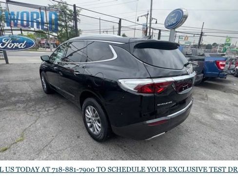 Used 2024 Buick Enclave Premium image 3