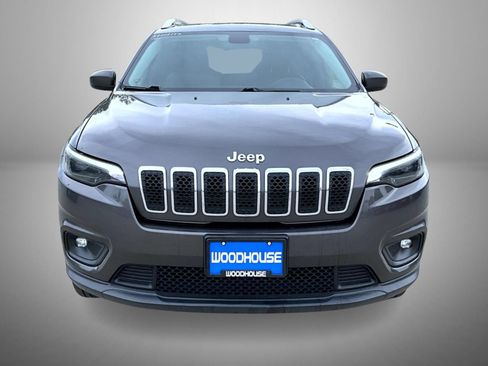 Used 2019 Jeep Cherokee Latitude Plus w/ Cold Weather Group AWD/4WD image 2