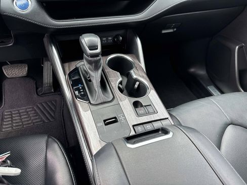 Used 2022 Toyota Highlander Limited image 28