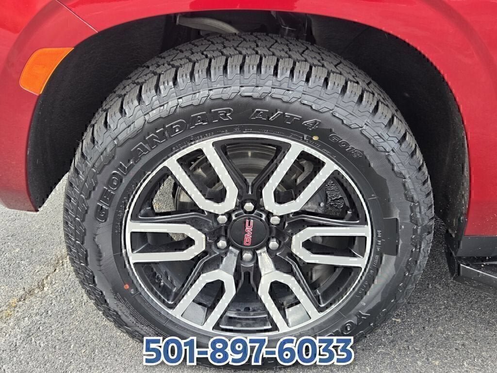 Used 2024 GMC Yukon AT4 AWD/4WD image 18
