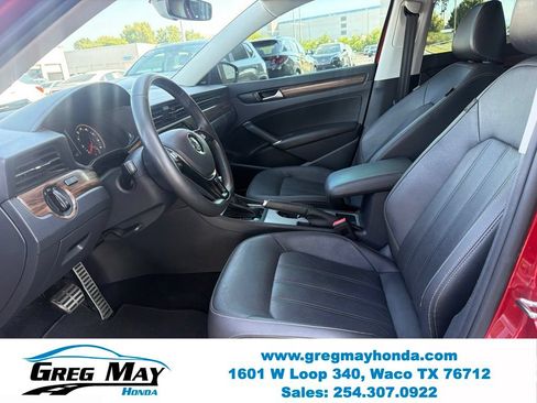 Used 2022 Volkswagen Passat 2.0T FWD image 12