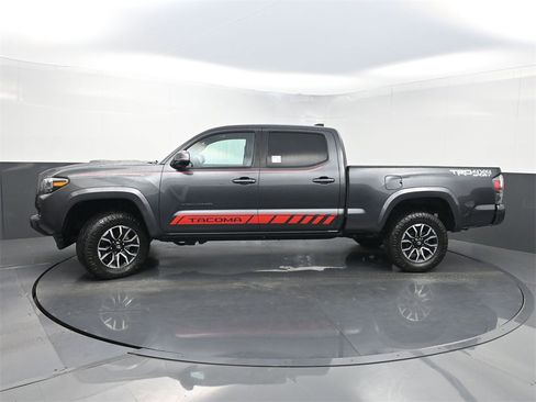 Used 2022 Toyota Tacoma TRD Sport image 43