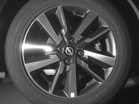 Used 2025 Nissan Versa SV image 13