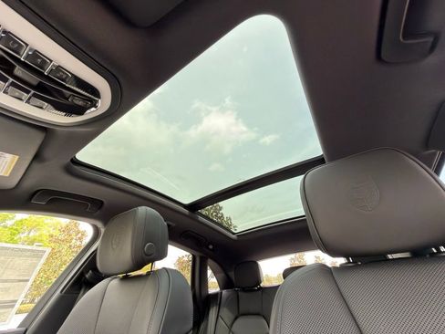 New 2026 Porsche Macan AWD/4WD image 15