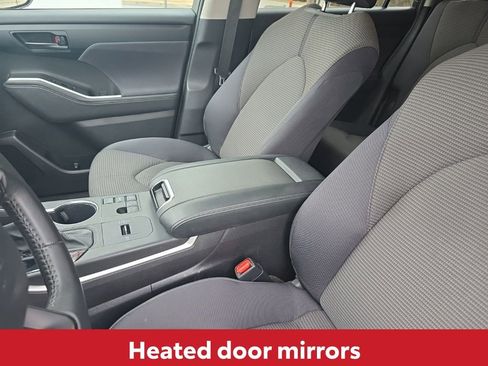 Used 2024 Toyota Highlander LE image 24