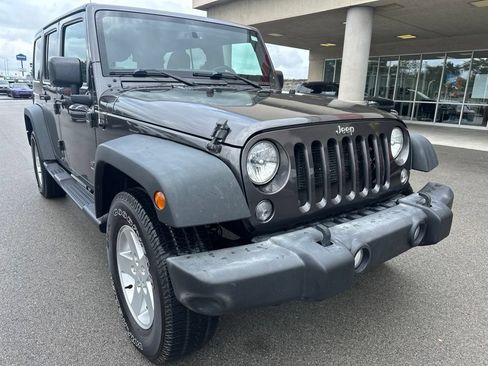 Used 2017 Jeep Wrangler Unlimited Sport w/ Quick Order Package 24S AWD/4WD image 3