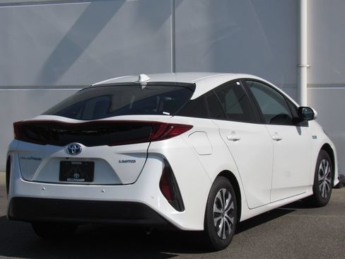 Used 2021 Toyota Prius Prime Limited FWD image 6