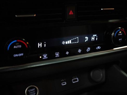 Used 2023 Nissan Rogue SV image 21