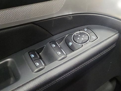 Used 2017 Ford Explorer XLT image 27