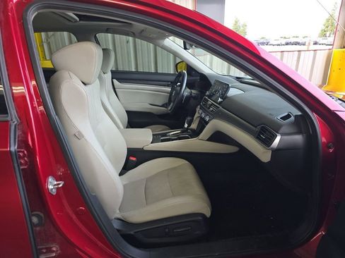Used 2018 Honda Accord Touring image 16