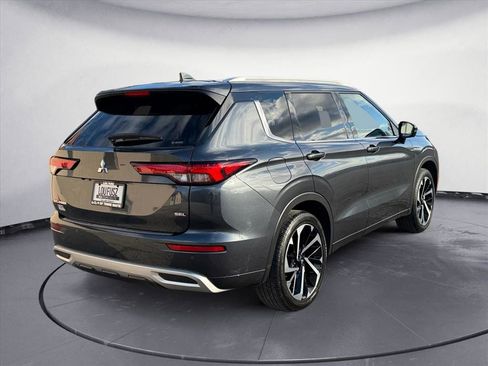 Used 2024 Mitsubishi Outlander SEL image 6