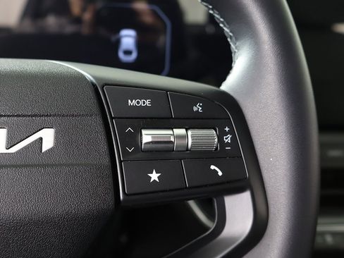 Used 2025 Kia K4 EX image 40