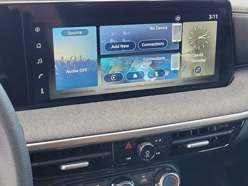 Used 2025 Nissan Kicks SV image 28