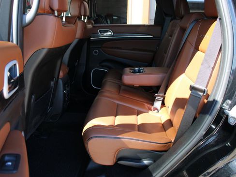 Used 2019 Jeep Grand Cherokee Summit AWD/4WD image 43