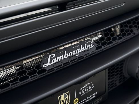 Used 2023 Lamborghini Huracan EVO image 13