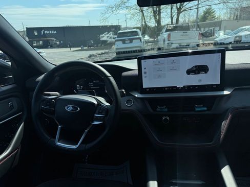 Used 2025 Ford Explorer ST-Line image 17