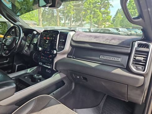 Used 2020 RAM 2500 Laramie w/ Night Edition AWD/4WD image 17
