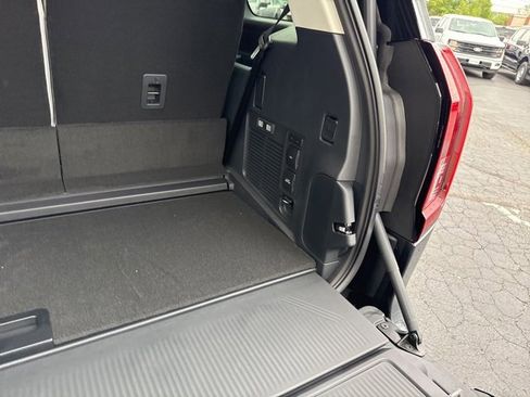 New 2025 Ford Expedition Active image 38