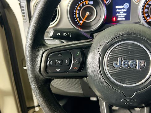 Used 2020 Jeep Gladiator Sport AWD/4WD image 18