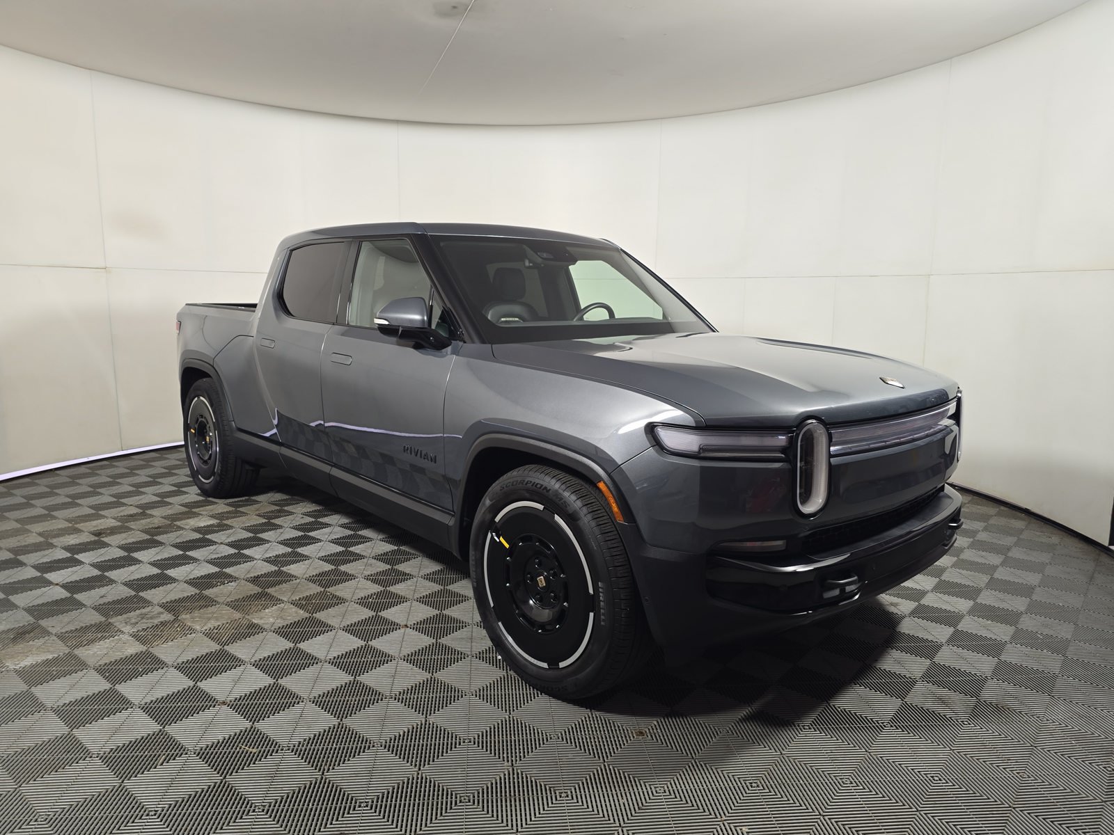 Used 2025 Rivian R1T Adventure Dual AWD/4WD image 7