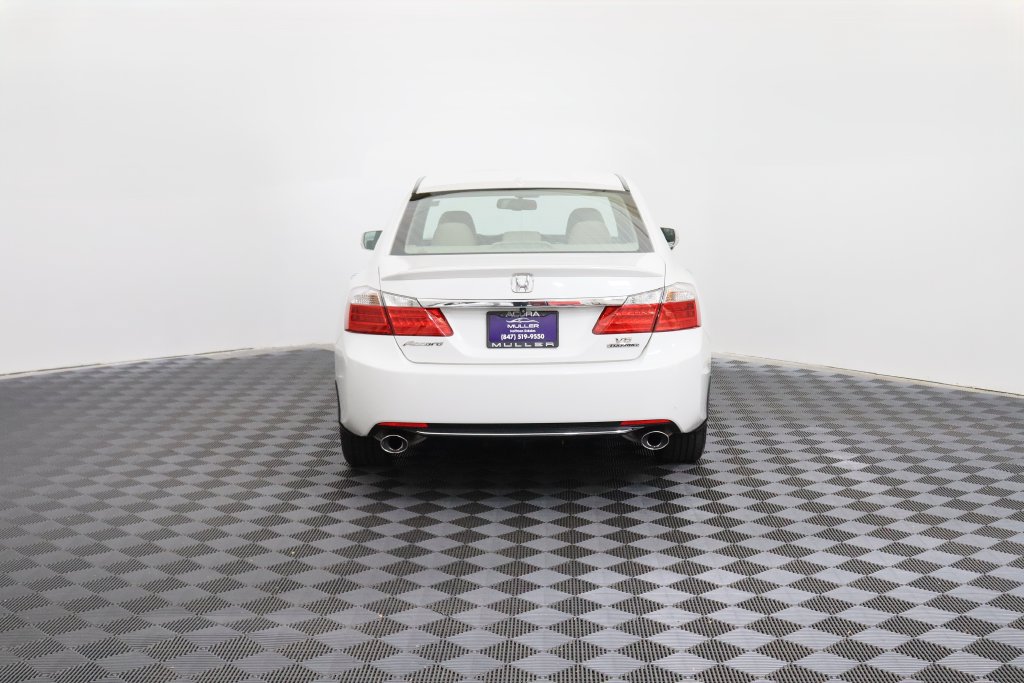 Used 2015 Honda Accord Touring image 8