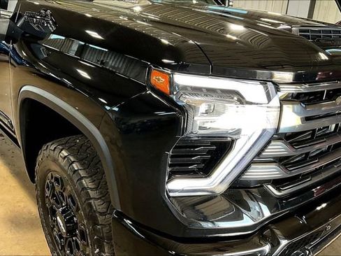 Used 2024 Chevrolet Silverado 2500 High Country w/ Midnight Edition AWD/4WD image 30