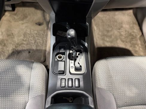 Used 2005 Toyota 4Runner SR5 AWD/4WD image 14
