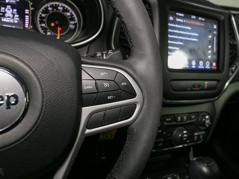 Used 2022 Jeep Cherokee Latitude w/ Sun & Sound Group image 32