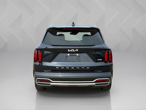 Used 2022 Kia Sorento S FWD image 6