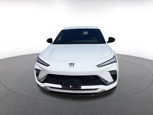 Used 2025 Buick Envista Sport Touring image 4