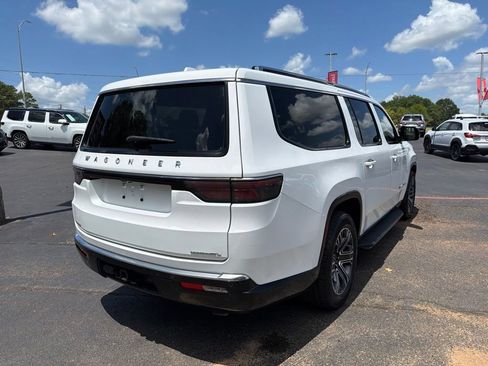 Used 2023 Jeep Wagoneer L Series II AWD/4WD image 6