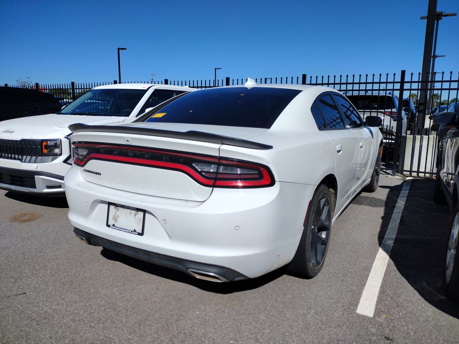 Used 2022 Dodge Charger SXT w/ Plus Group RWD image 4