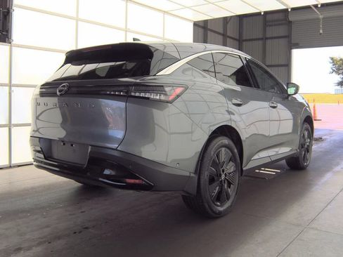 Used 2025 Nissan Murano SV AWD/4WD image 3