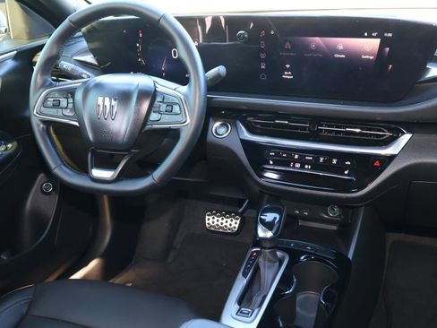 Used 2025 Buick Envista Avenir image 11