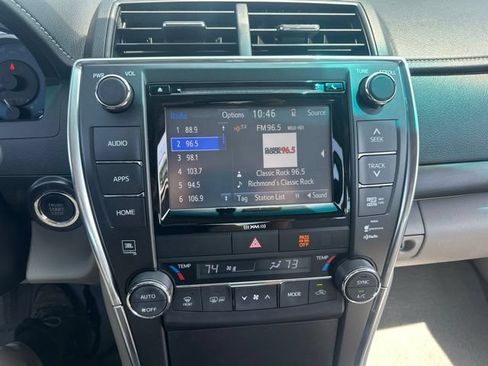 Used 2017 Toyota Camry XLE FWD image 4